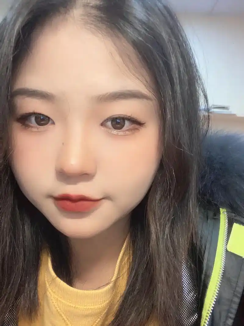 内双女孩 #分享照片 春节存 - 抖音