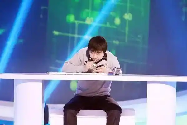 神童周玮:出生即确诊中度脑瘫,心算击败交大数学教授,现怎样了