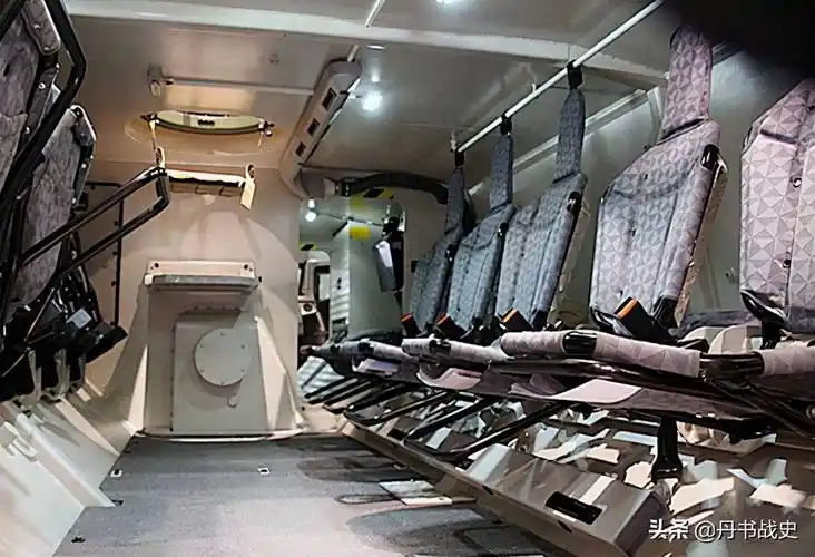 原创芬兰帕特里亚66装甲运兵车简单可靠的装备