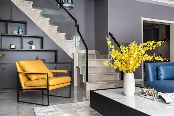 都说复式楼的装修好不好,楼梯是一个重点,它既肩负着承上启下的作用