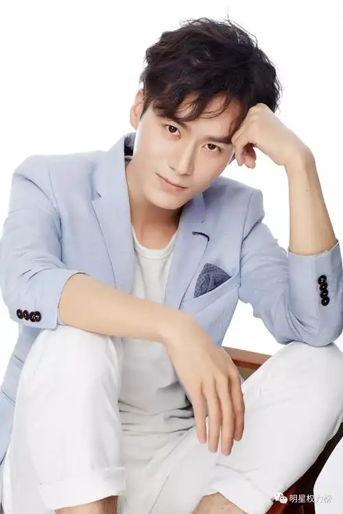 陈伟霆新资源,乔振宇拍戏,杨紫近况,茅子俊发展-明星权力榜-八卦帝