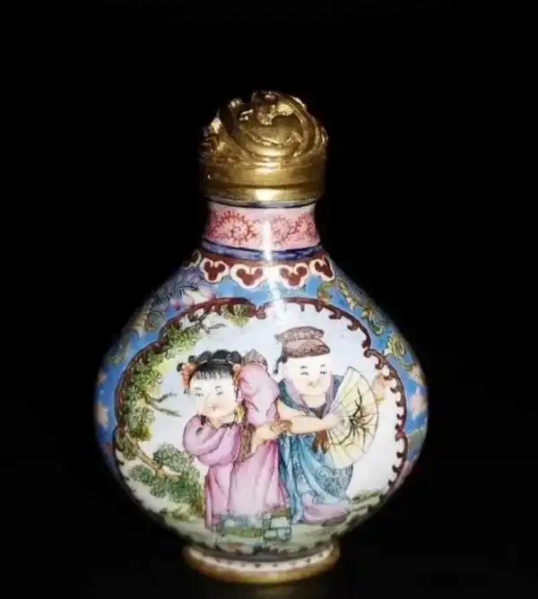 清乾隆年制铜胎画珐琅开光戏婴图鼻烟壶,高4.8厘米 #鼻烟壶 - 抖音