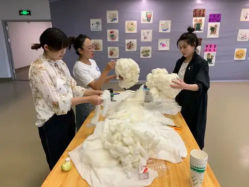 阳光下成长,艺术中绽放——高新三小庆六.一美术作品展