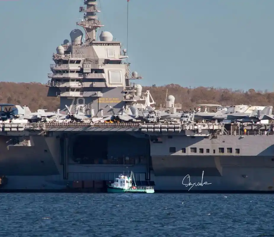 美军福特级航母.#加拿大 #海外生活 #摄影 #留学 #留学 - 抖音