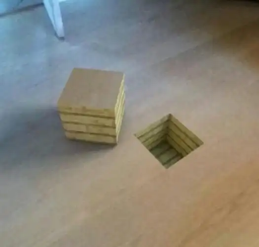 和现实生活中的一模一样,没想到拿出一块来一看竟然是橡树木板做的!