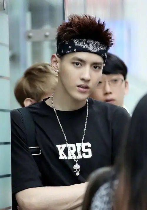 "发带"究竟有什么魔力,让肖战,张艺兴等男明星不舍得摘下