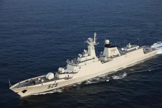 在人民海军的战斗序列里,就有一艘舷号为525的054型导弹护卫舰首舰