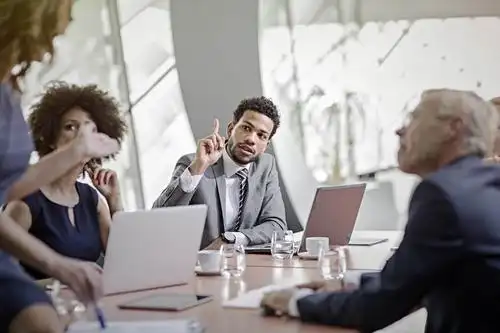 工作13年,我学到了7条"血淋淋"的职场教训|办公室恋情|教训|赌场_新浪