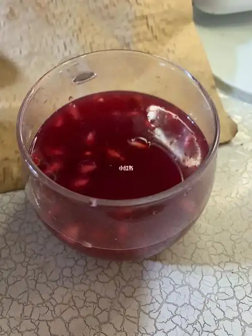 不如喝杯血再睡觉吧