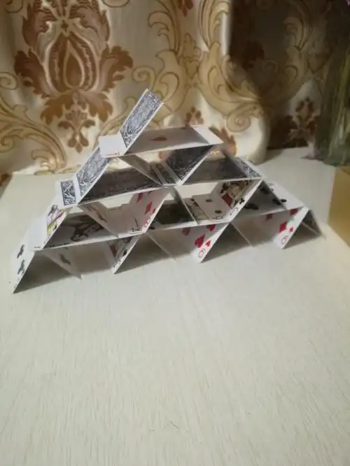 纸牌叠高