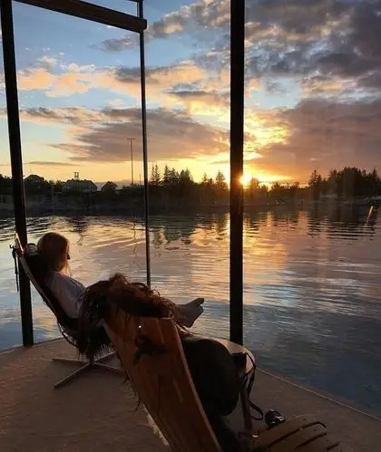 19 星期天 那不勒斯 晴天 一个人的世界 有独处的落寞 有无言的忧伤