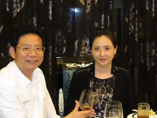 演员陶慧敏个人资料:嫁初恋老公恩爱几十年,婚后生一女,如今很幸福-天