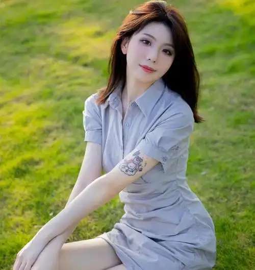 美丽女人楚楚动人优雅大气