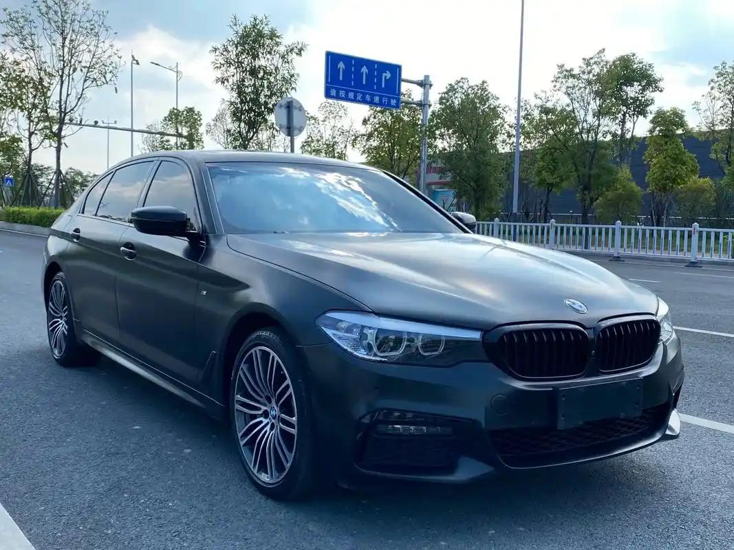 19年宝马530li四驱版,炭黑 - 抖音