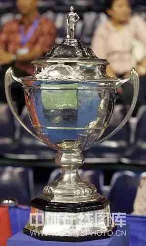 组图:汤姆斯尤伯杯奖杯 雄伟壮观让人爱不释手