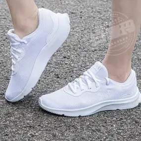 安德玛女鞋秋季轻便透气白色网面鞋轻质减震运动鞋跑步鞋3024131