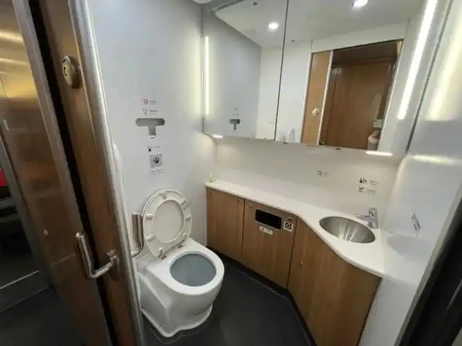 最新快上车盐通高铁今天开通运营首班车体验来了