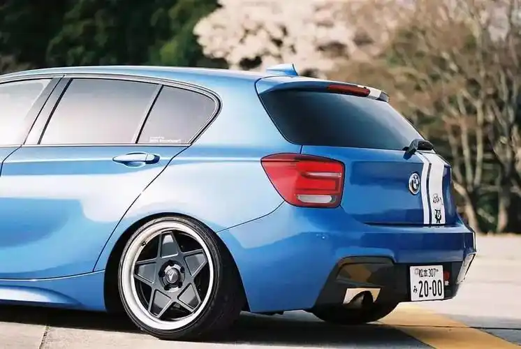 宝马1系两厢改装宝马1系f20刷ecu