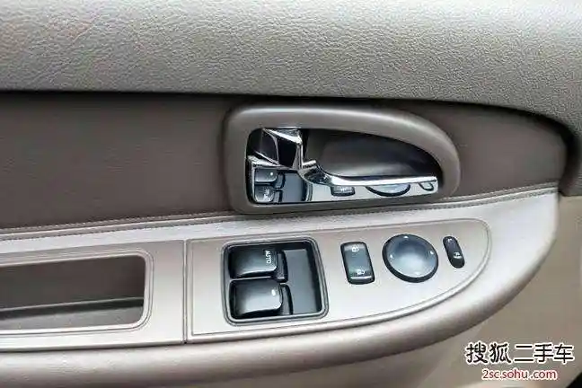 12年别克gl8油箱开关 2014款别克gl8油箱盖开关在哪里
