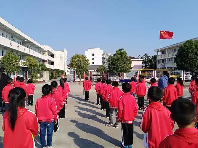 新田中心小学建队日活动