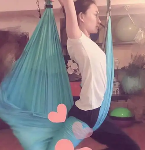 身材管理也是生活的重点,王丽坤家还有一个专门做运动的瑜伽室,整个