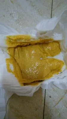 请问宝宝拉这样的粑粑正常吗?