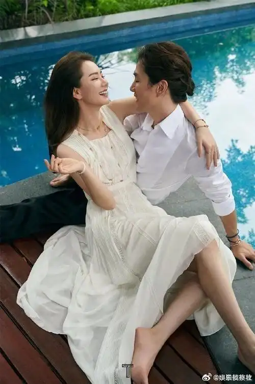 戚薇李承铉情侣造型录节目##李承铉用锣给戚薇遮阳好甜##盒子里的猫