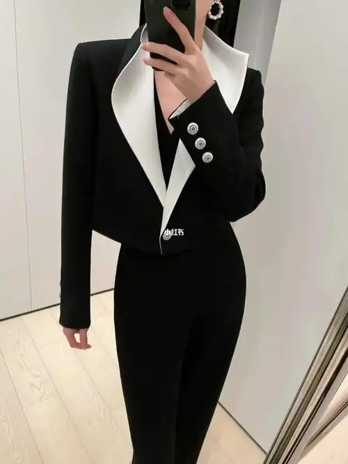 chanel 黑白看作是一年终止的沉淀_香奈儿怎么样_外套_秋冬穿搭_日常