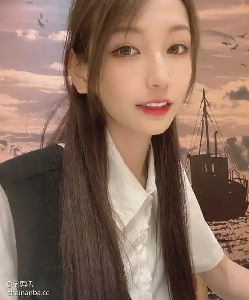 斗鱼女神主播@叶知秋vanessa,怎么感觉有点逗比啊!