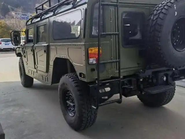 东风猛士是一款国产大尺寸orv,也就是一款纯正的越野车,车身尺寸非常