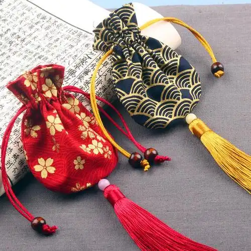 有暗香盈袖——香囊的美