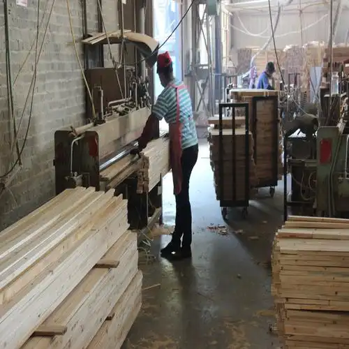 江山市远华木制品厂是杉木指接板,杉木直拼板等产品专业生产加工的