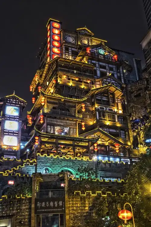 千与千寻现实版洪崖洞夜色