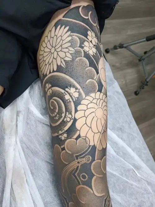 日式老传统纹身花腿