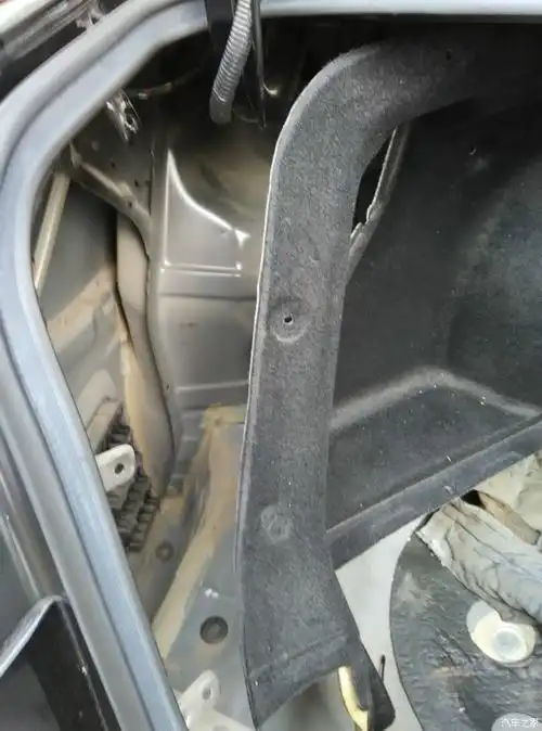 山东长安胶州逸动分会小逸维修后备箱通风口实录