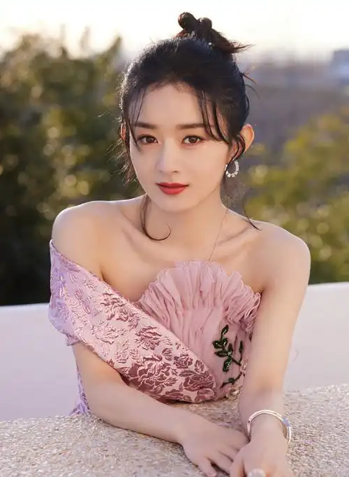 原创赵丽颖和冯绍峰分道扬镳账号却换成情侣头像动态和彼此相关