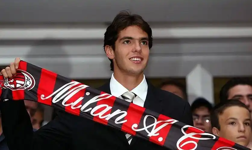 沉默9年42岁卡卡回应前妻我单身1年还是无法挽回婚姻