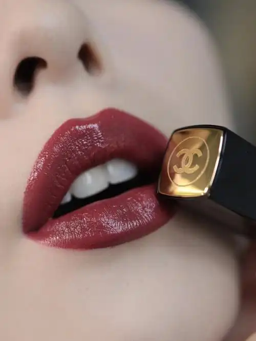 chanel春季新品细管口红828冷枯玫瑰