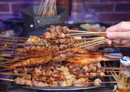 求,烧烤.晚上的真实图片!