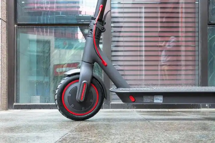 小米米家电动滑板车pro图赏:强劲动力 45公里超长续航