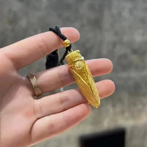 足金金蝉吊坠一鸣惊人75腰缠万贯