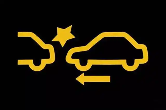 这项配置指示灯其实并不常见,它叫做向前碰撞预警指示灯.