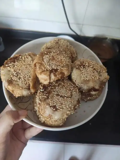 热气腾腾的家常版麻酱烧饼呦