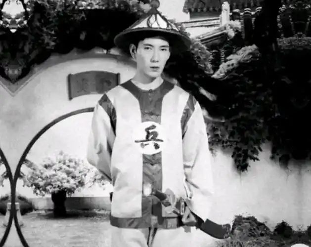 清朝军服上的字:兵和勇,只是一字之差,却是天壤之别