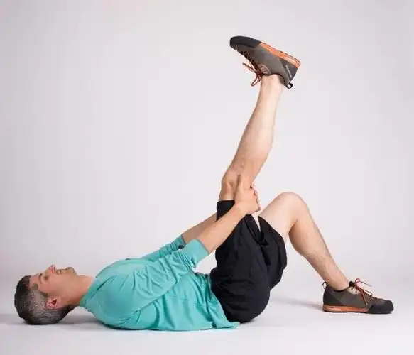 大腿腘绳肌拉伸