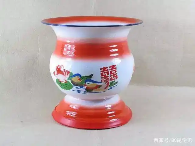 火遍亚马逊的传统水果篮——红双喜搪瓷痰盂