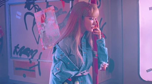 exid [ 安孝真 ]°le 禁二传二改抱图点赞