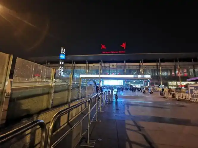 成都北站夜晚拍摄