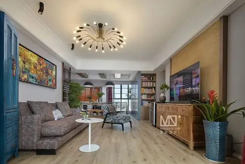 客厅木地板装修效果图轻奢126平混搭四居客厅装修设