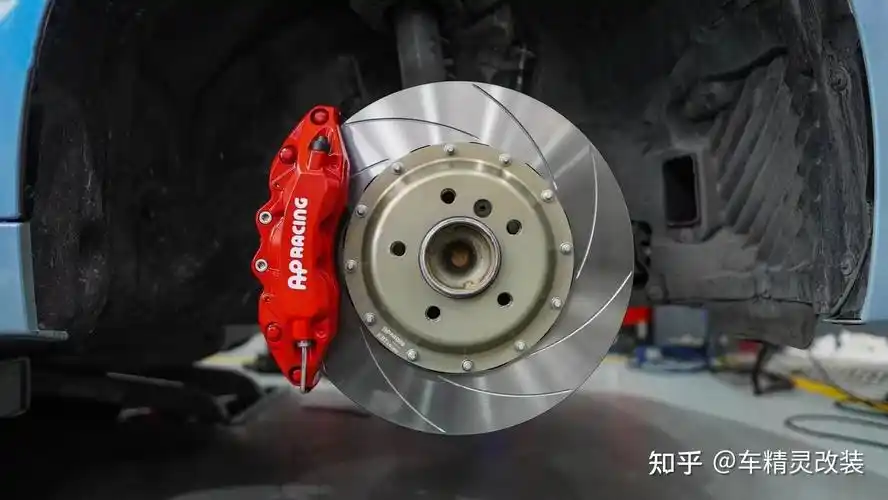 宝马4系刹车改装ap9040大六活塞卡钳帅气灵敏制动